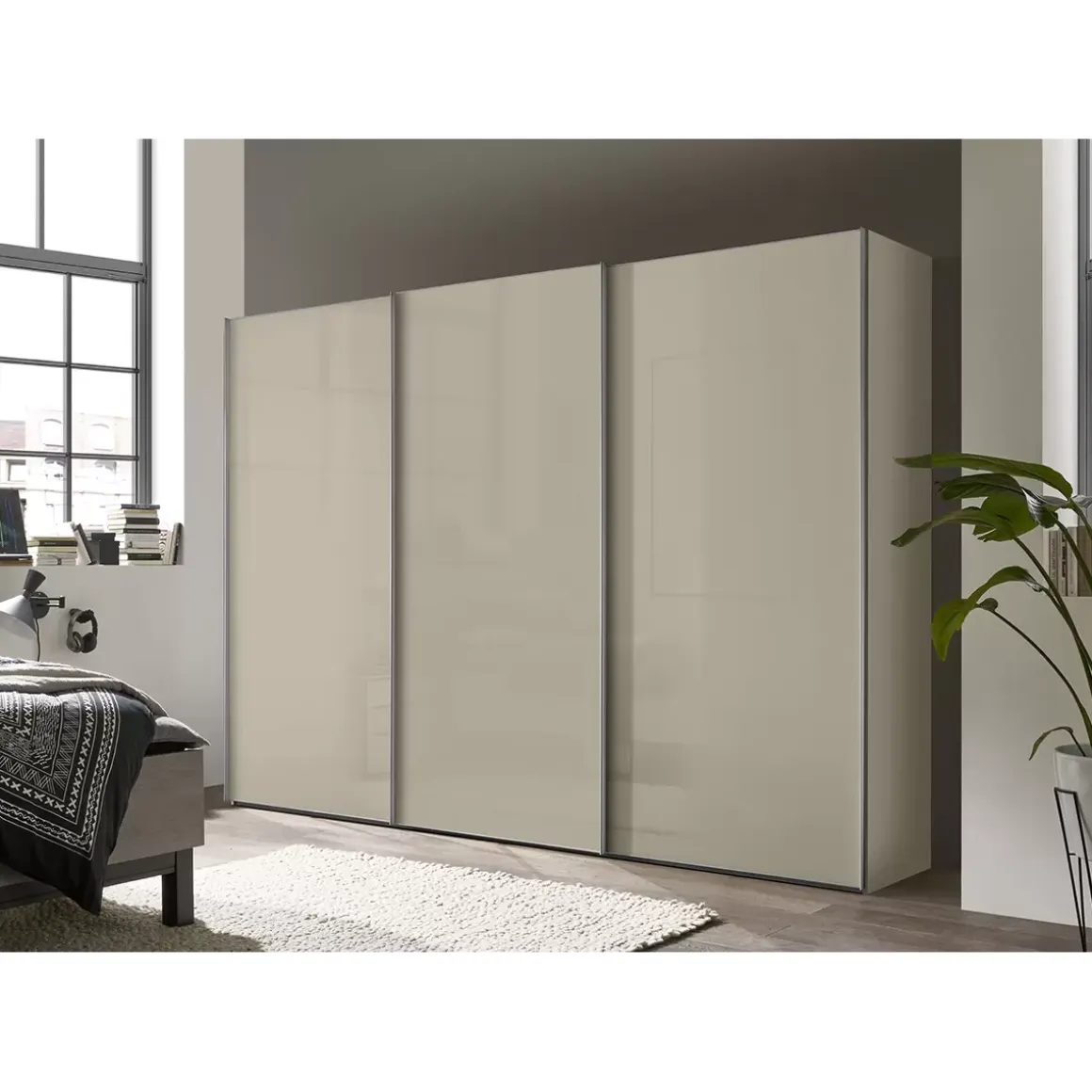 Schwebetürenschrank 3trg.