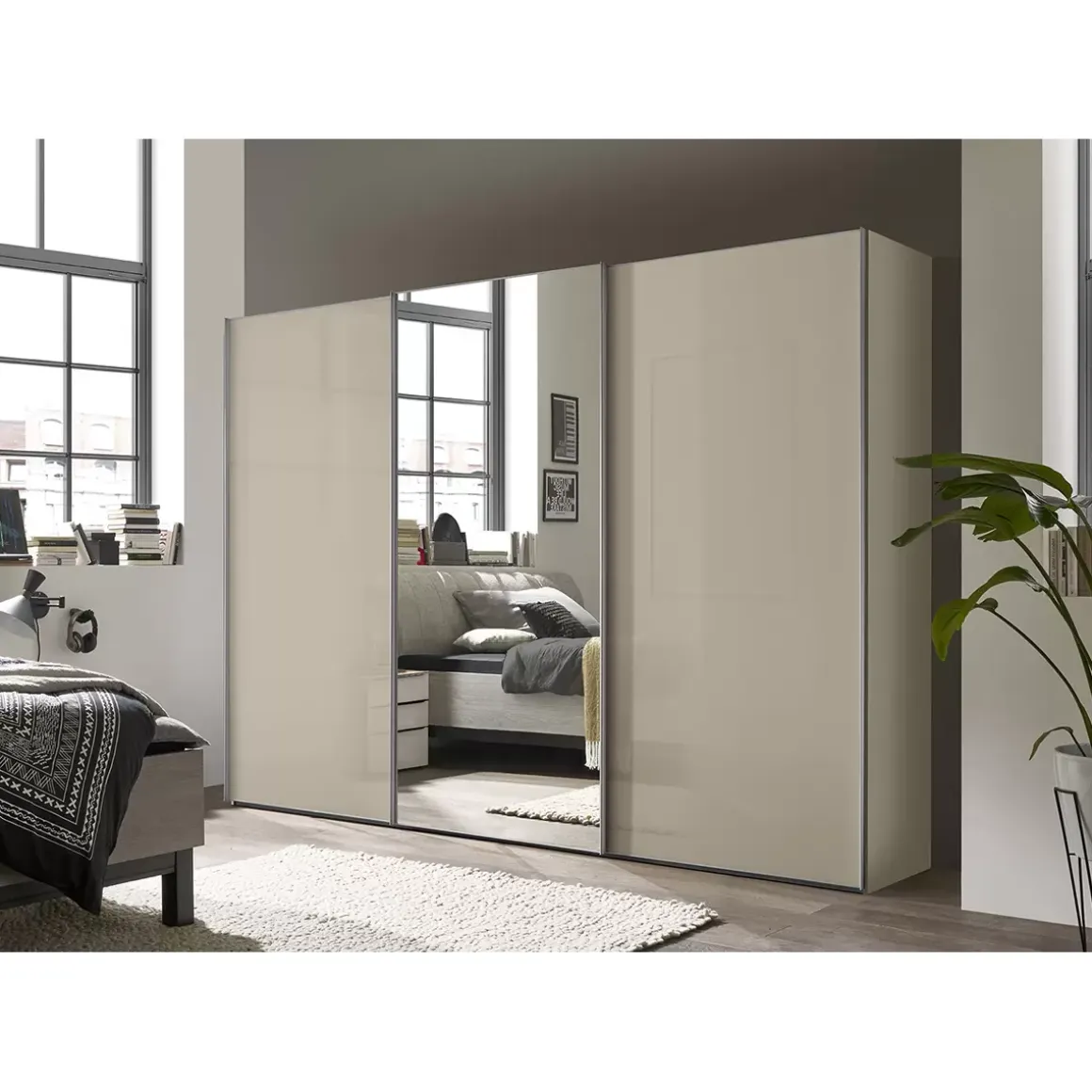 Schwebetürenschrank 3trg.